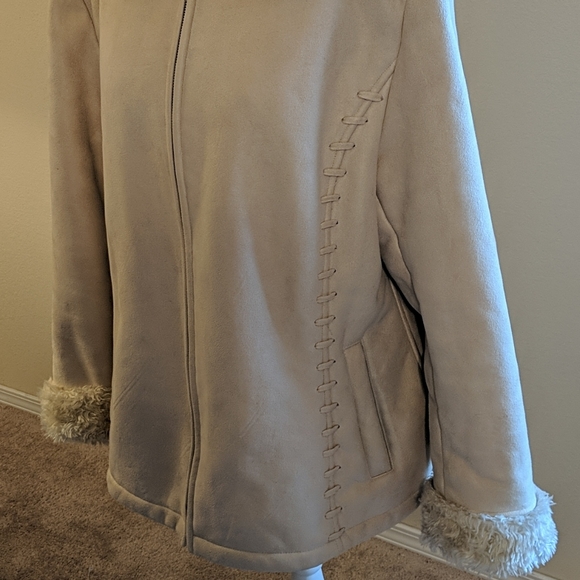 Liz Claiborne Woman Suade Like Winter Coat - Picture 2 of 10